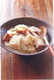 日本酒・八海山を厚揚げと白菜の煮浸しでお楽しみ下さい
