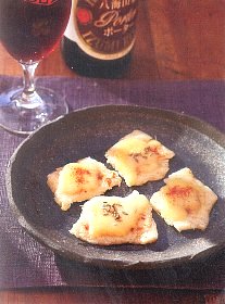 日本酒・八海山を酒粕のチーズ焼きでお楽しみ下さい